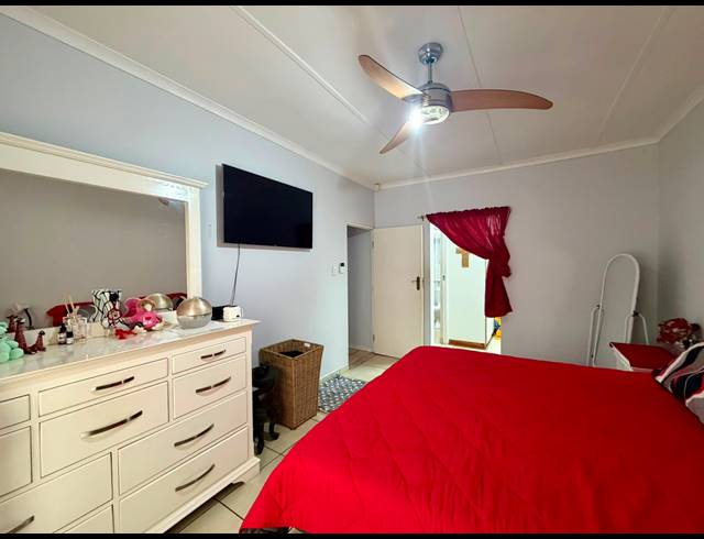 3 BEDROOM SECTIONAL TITLE TO LET IN BIRDSWOOD